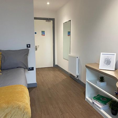 For Students Only At Great Patrick Street Apartamento Belfast Exterior foto