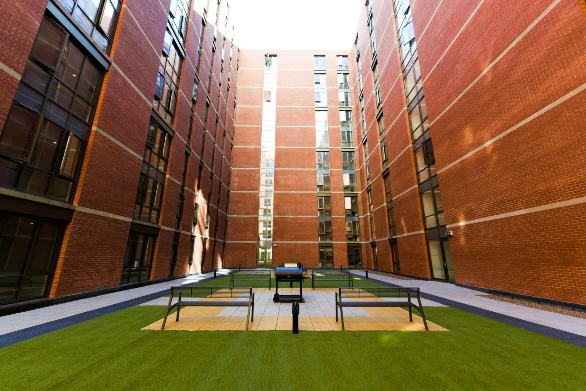 For Students Only At Great Patrick Street Apartamento Belfast Exterior foto